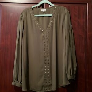 Maurices, olive green top, size XXL,